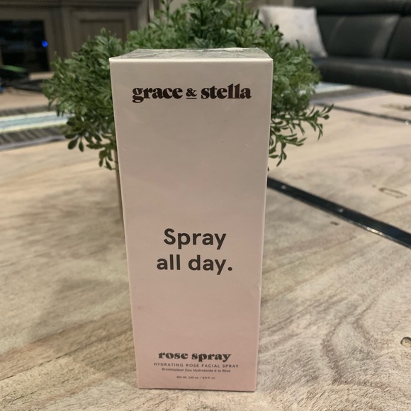 stella and grace Other - Grace and Stella Rose Spray